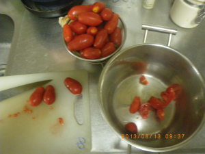 トマトピューレ作り